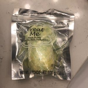 Pineapple bath bomb 🍍🍍